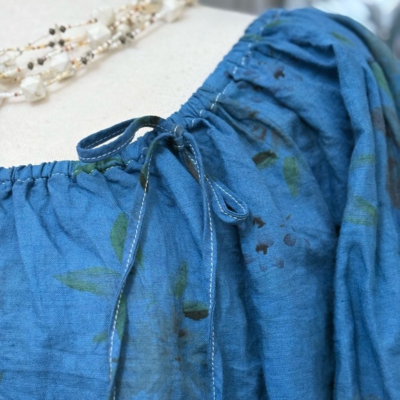 Linen Blend by Hester & Orchard Delicate Floral Pattern On/Off the Shoulder Top - Picture 3 of 6